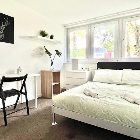 Private Bedrooms In A Flat! Home Away From Home! Shared Bathroom London Luaran gambar