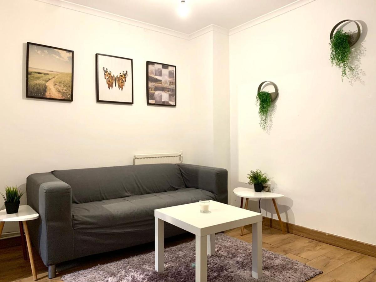 Private Bedrooms In A Flat! Home Away From Home! Shared Bathroom London Luaran gambar