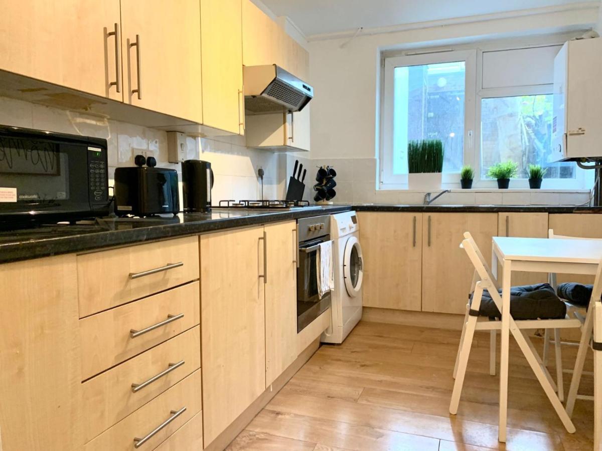 Private Bedrooms In A Flat! Home Away From Home! Shared Bathroom London Luaran gambar